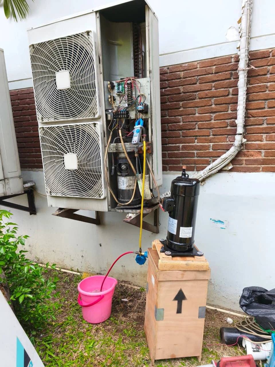 Isi Freon AC Central